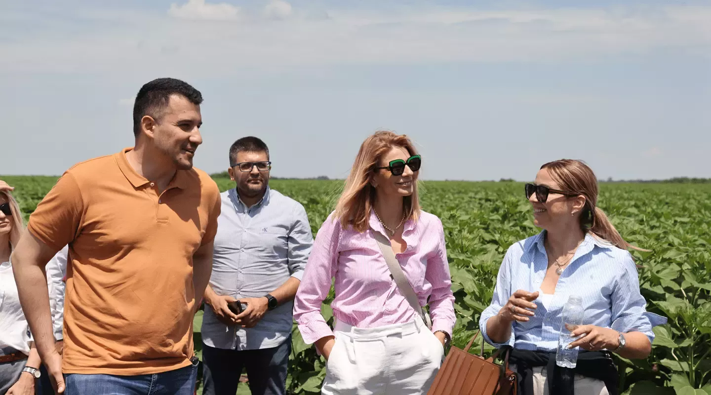 Predstavnici Nestlea u poseti poljoprivrednicima